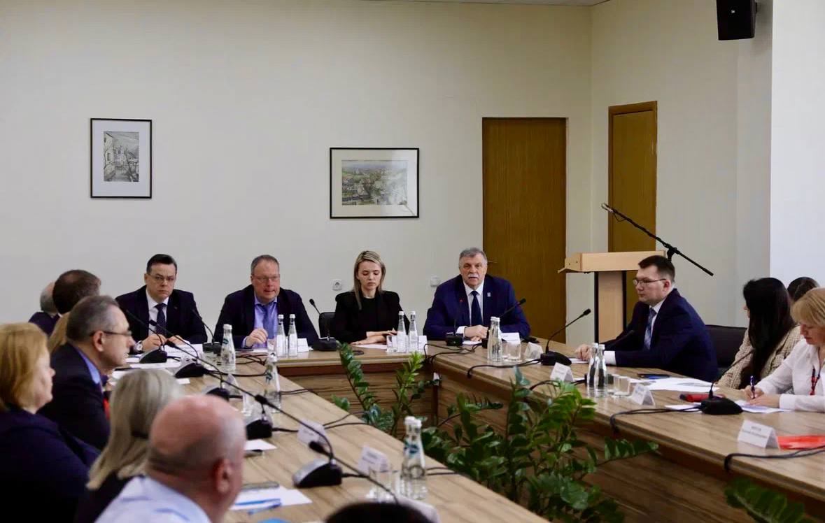 Курский Росреестр принял участие в круглом столе по совершенствованию системы бесплатной юридической помощи жителям приграничья.